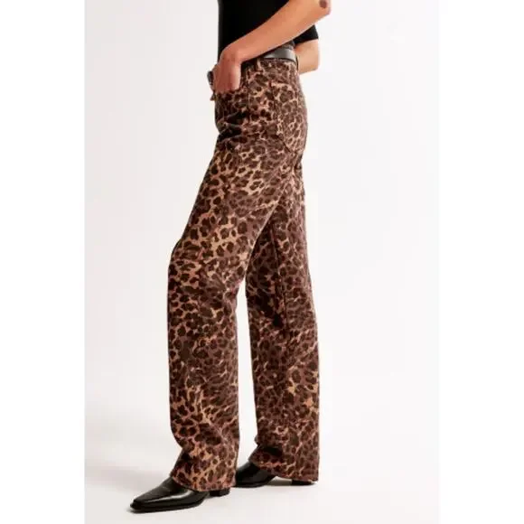 Abercrombie & Fitch The Baggy Low Rise Jeans in Brown Leopard Print - Picture 1 of 10